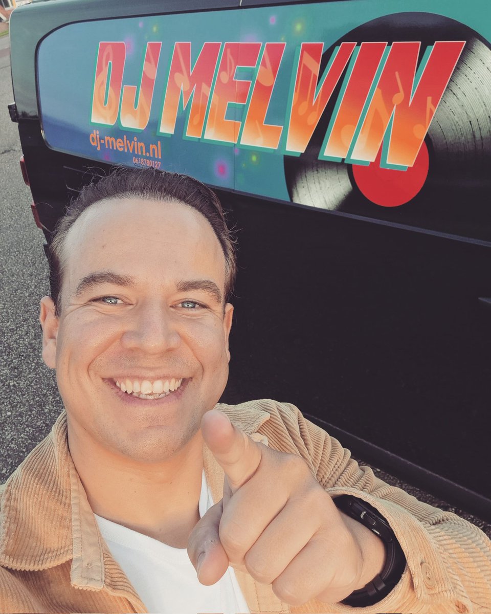 DJ_Melvin_'s tweet photo. Aangekomen in Ursem voor het samen 100 feest van Alex & Christel bij Eetcafรฉ Halfweg Ursem ๐๐ Met frisse moet gaan we voor een nieuwe maand vol feest. Zin in!!!๐ฅณ๐ฅณ #Birthday #Verjaardag #Party #Feest #Ursem #Saturday #DJ https://t.co/XjGr3sTP73