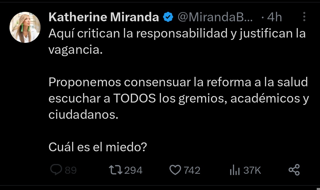 mavi698's tweet photo. Eso le pregunto yo, cuál es el miedo a dar la cara y explicar su forma torcida de meter una subcomisión a pupitrazo como claramente se ve que no hizo? Por qué desactiva los comentarios? Katherine Miranda, otra loba con piel de oveja. @MirandaBogota https://t.co/dcWJD205L7