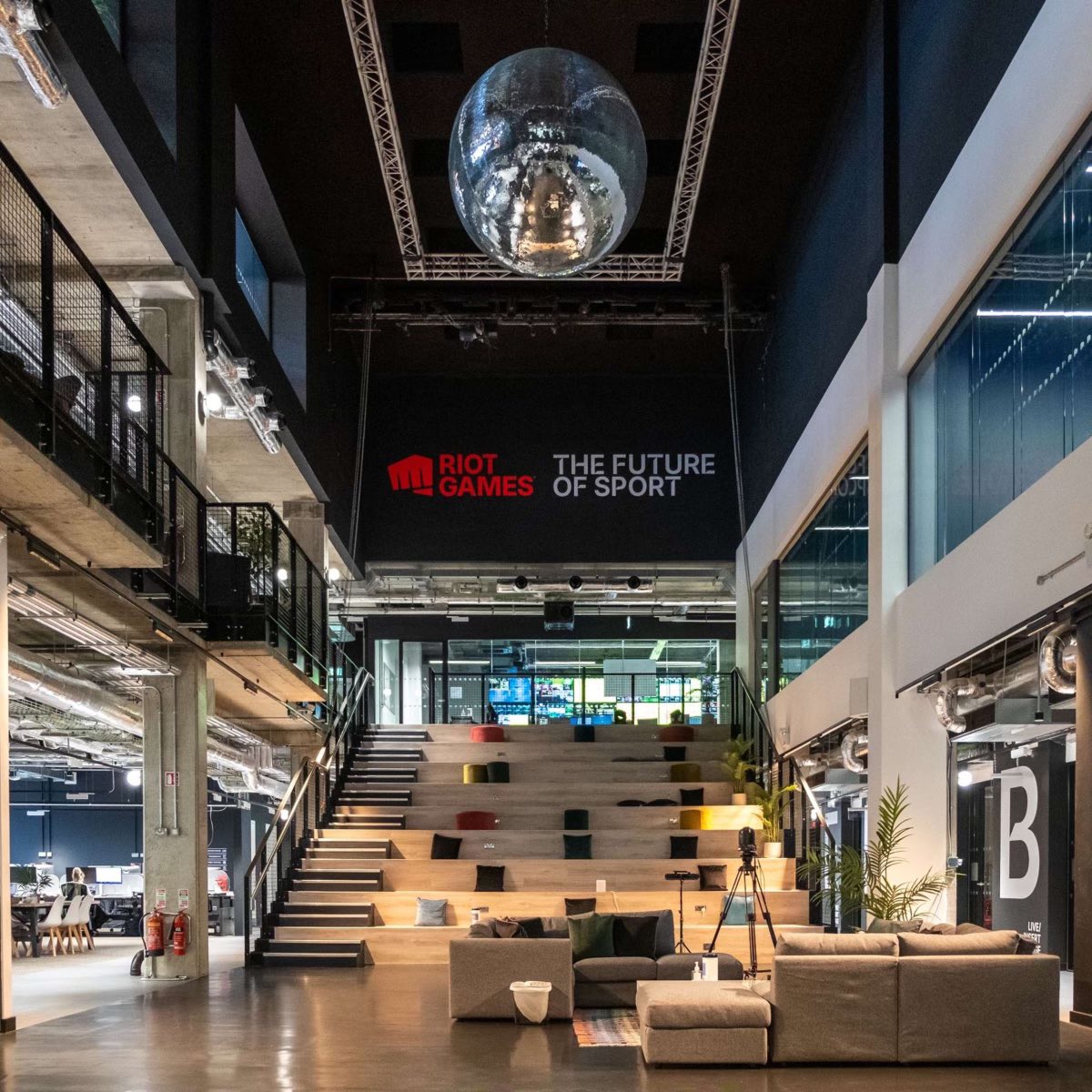 AlexBroadcasts's tweet image. I’ve started a new position! 

Junior Broadcast Engineer and Operator at @riotgames Project Stryker - on assignment with @_gravitymedia! 

Just starting my second week and I couldn’t be more excited to be part of the team!