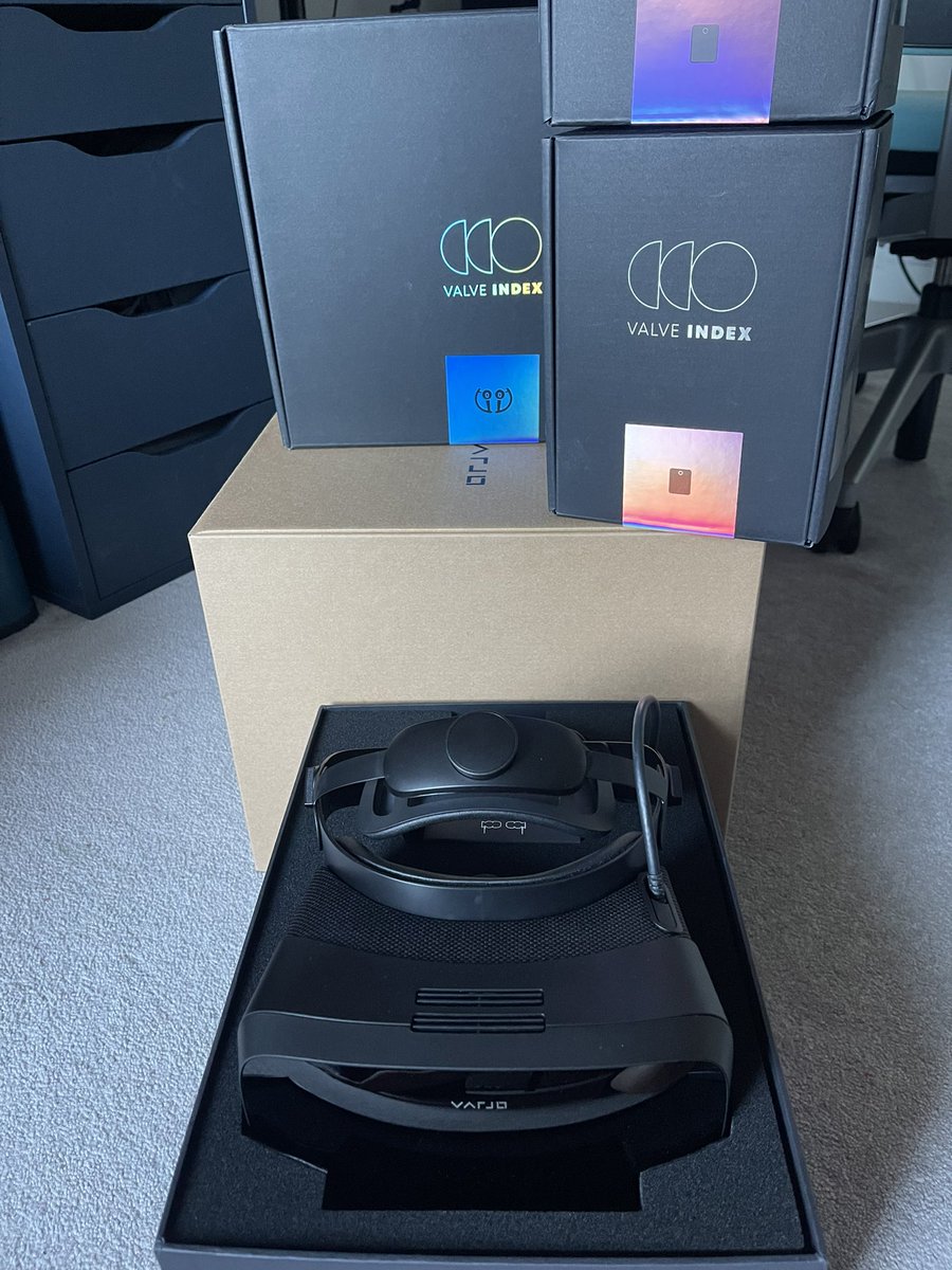 vrmancave's tweet photo. Just got back home from 8 days on vacation and Christmas came early 😍

Massive thanks to @varjodotcom for the Aero and base stations, can’t wait to try this out! 🙏🏻

#Varjo #HighEndVR #VarjoAero https://t.co/WW0A4xawYl