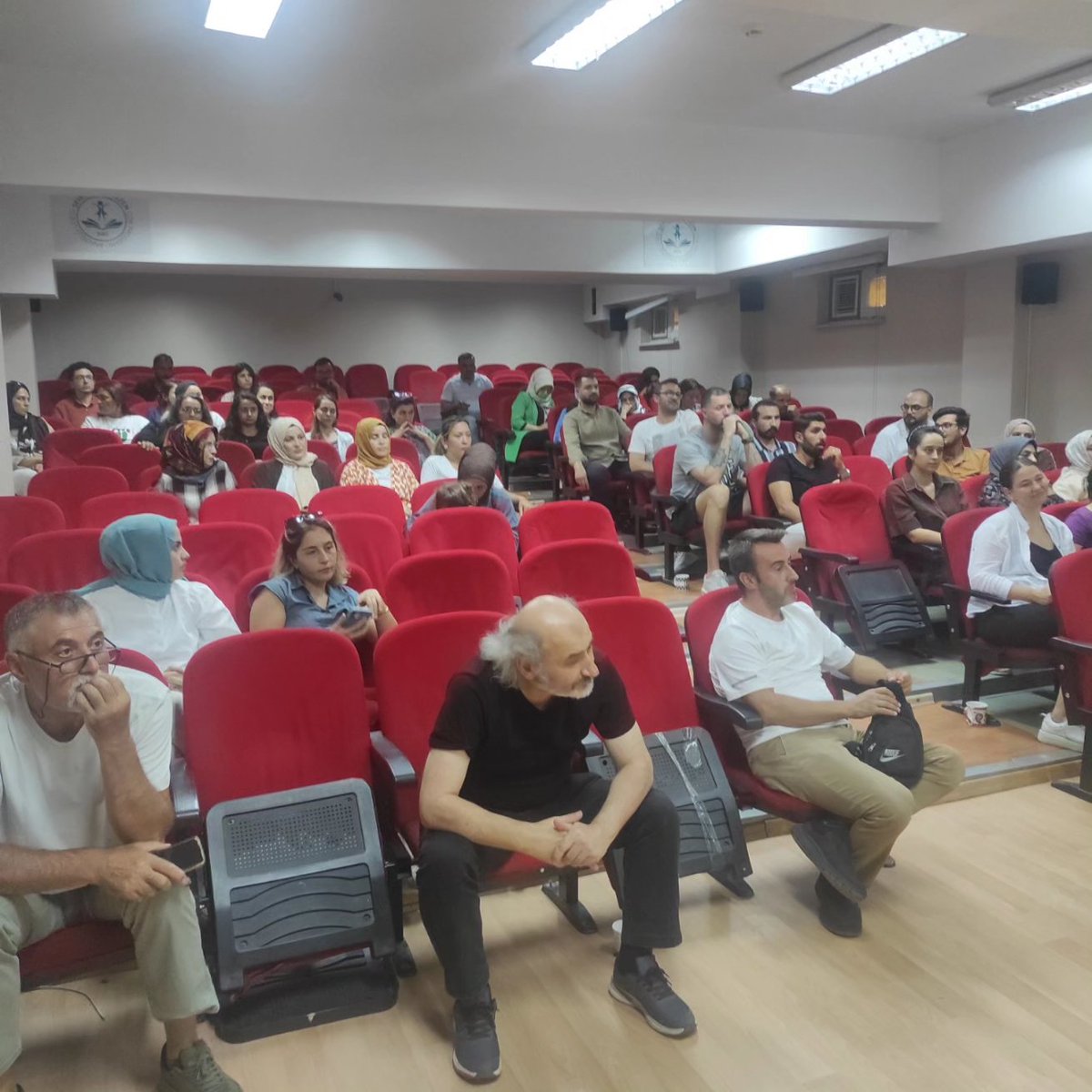 sds_cpal's tweet photo. 2023/2024 Eğitim Öğretim Yılı Milli Eğitim Bakanımız Sayın Yusuf Tekin'nin konuşmasının ardından sene başı öğretmenler kurul toplantısı ile başladı. Tüm öğretmen ve öğrencilerimize başarılı bir eğitim yılı dileriz. https://t.co/CLWDHIY73k