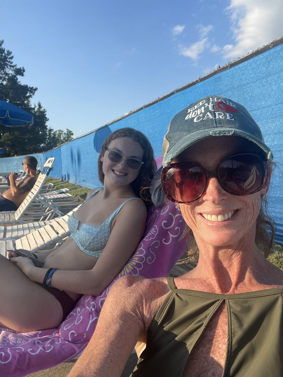 Sunday Funday with my favorite person ❤️🕶️☀️🏊🏻‍♀️