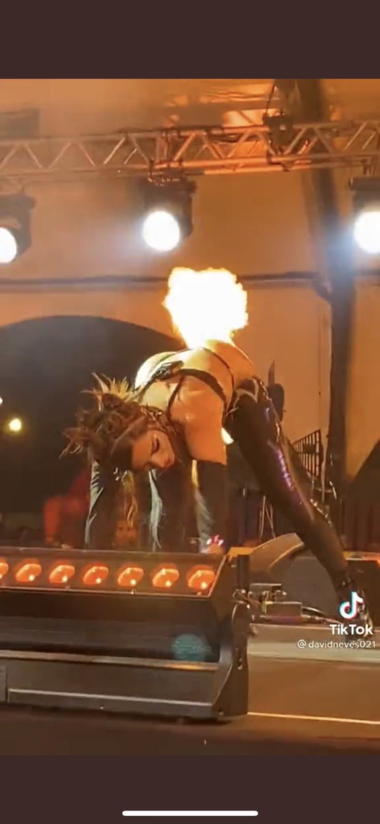 555char's tweet image. me every time i make a salad with chickpeas