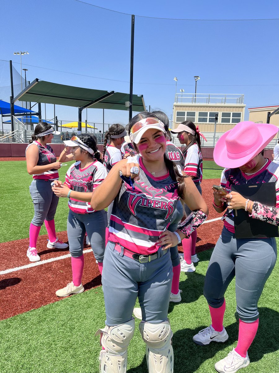 Congratulations to my favorite backstop @bellaarae_04 and the Lady Vipers! Ladies showed up this weekend! 💪🏾🥎