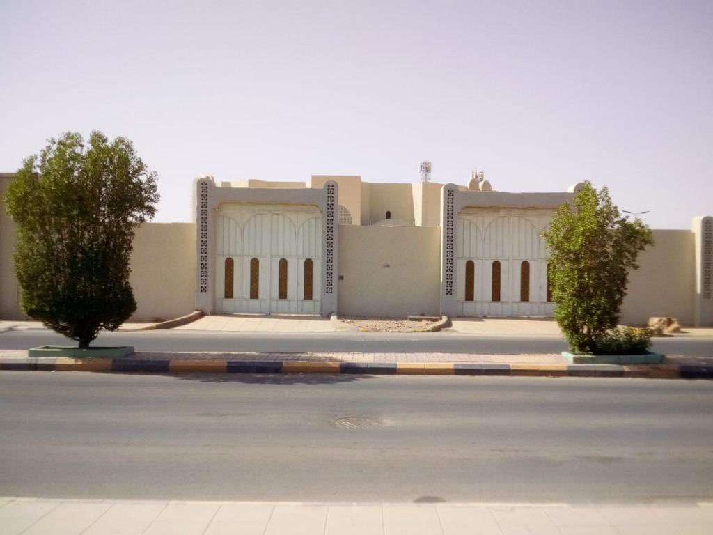 mmna998's tweet photo. للبيع قصر في الحدود الشماليه مدينة رفحاء القصر على صكين كل صك فيه ٤ قطع اراضي المجموع ٨ قطع اراضي وعلى ٣ شوارع رئيسيه شارع الملك فهد بن عبدالعزيز القصر تنفيذ شركة سعودي اوجيه للراغبين والجادين التواصل مع شركة الهديه للاستثمار والتسويق العقاري على جوال 0556847523
 التفاصيل لدينا👇🏻 https://t.co/Wu72xNy96f