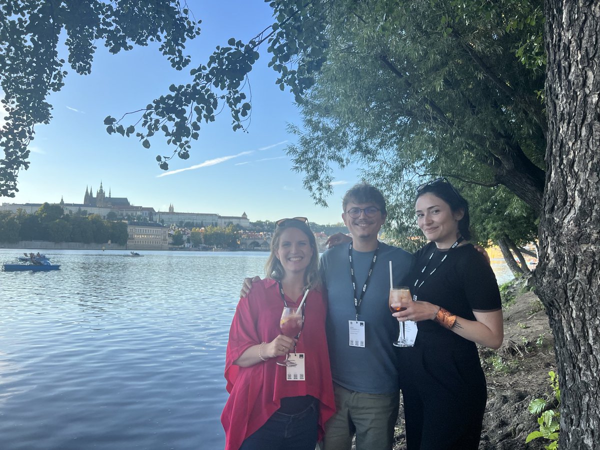 We made it! 🎉 ✨🔥

Happy co-convenors of the #demoinno section #ecprgc23! ⁦@kmelisaross⁩ ⁦@JVrydagh⁩