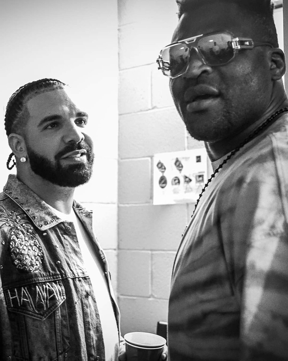 Ledawa's tweet photo. Drake ne fais pas ça stp !!! 😐 https://t.co/xS82fAWcAV