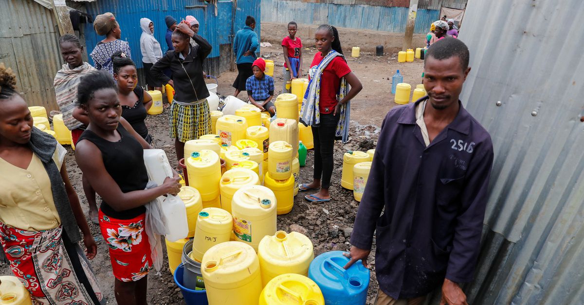 ReutersAfrica's tweet photo. Africa endures more severe warming than elsewhere, posing risk of conflict https://t.co/Vpbbnk5hDK https://t.co/YmW6TqfUUY