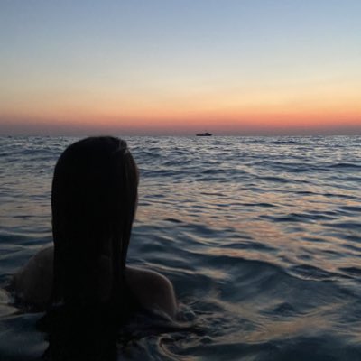kypidonixa's tweet photo. Let’s have a swim 🧜‍♀️ https://t.co/JylvVfyqyF