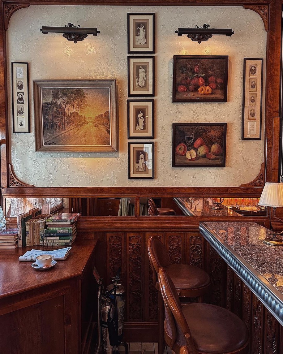 SoutineStJohn's tweet photo. '"I just popped into one of my favourite ‘pretend I’m in Paris’ spots in London for a coffee" - Thank you to our guest for joining us https://t.co/Ge3MK68xxV