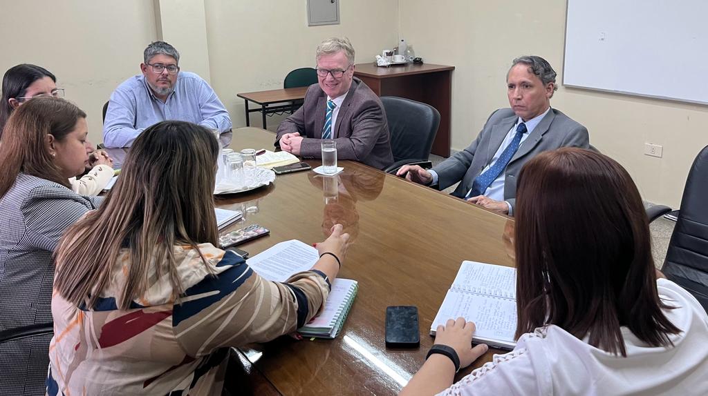 📌Analizan vigencia del convenio entre la Universidad de Stirling y el Instituto Nacional de Salud.
ins.gov.py/analizan-vigen…