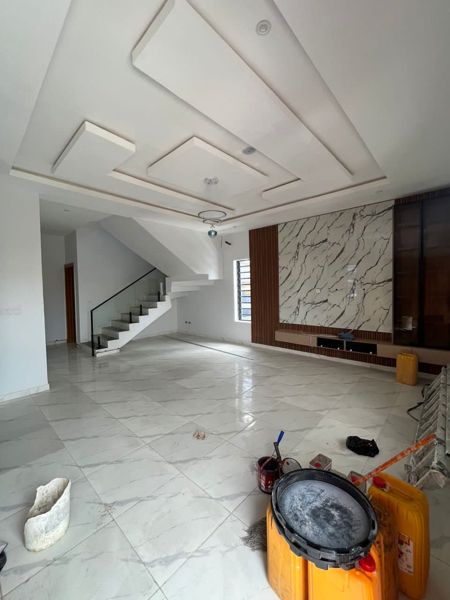 toprealty_ng's tweet photo. 4BED ||115 MILLION || LEKKY COUNTY
For Sale
4Bedroom Fully Detached for sale
Price: 115Million naira (back unit )
Location: lekki county ,Lagos , Nigeria
#realestate #toprealty #AllEyesOnTheJudiciary https://t.co/Zrr7CnwElU