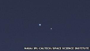 vimeshtweets's tweet photo. Smile please from a billion miles away. #Earthphoto #Cassini #Satrunrings #Nasa https://t.co/QoO1zT4GW1