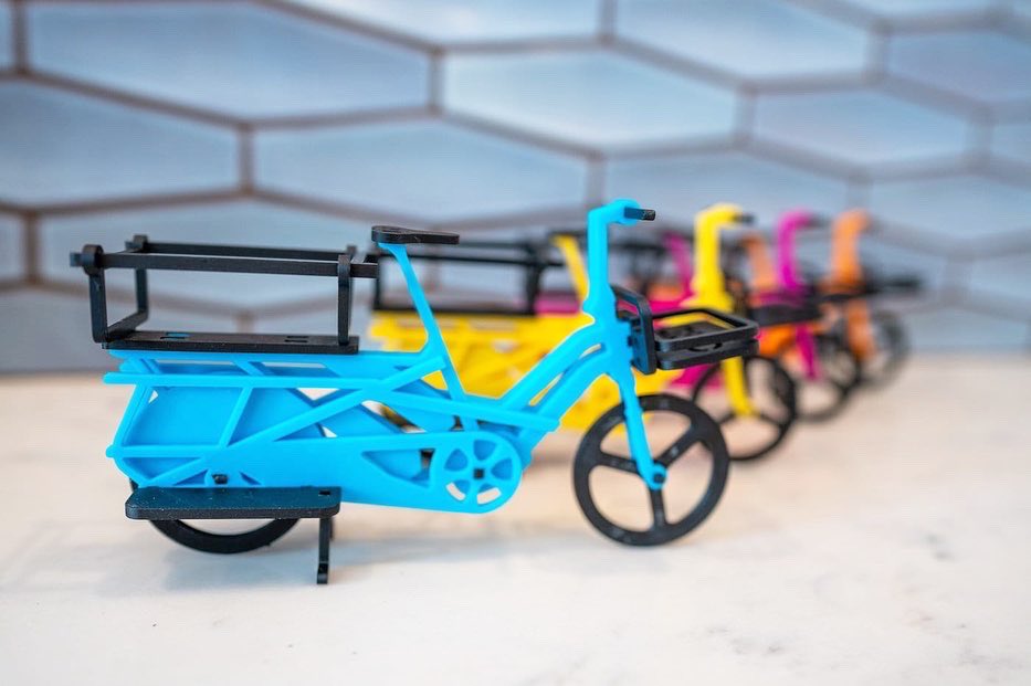 maxelman's tweet image. Fun project! I 3D printed little @ternbicycles GSDs in matching colors based on the official wooden model. More info at the link below. If you’re in San Francisco find us in GGP! 

maxelman.com/tern-gsd/