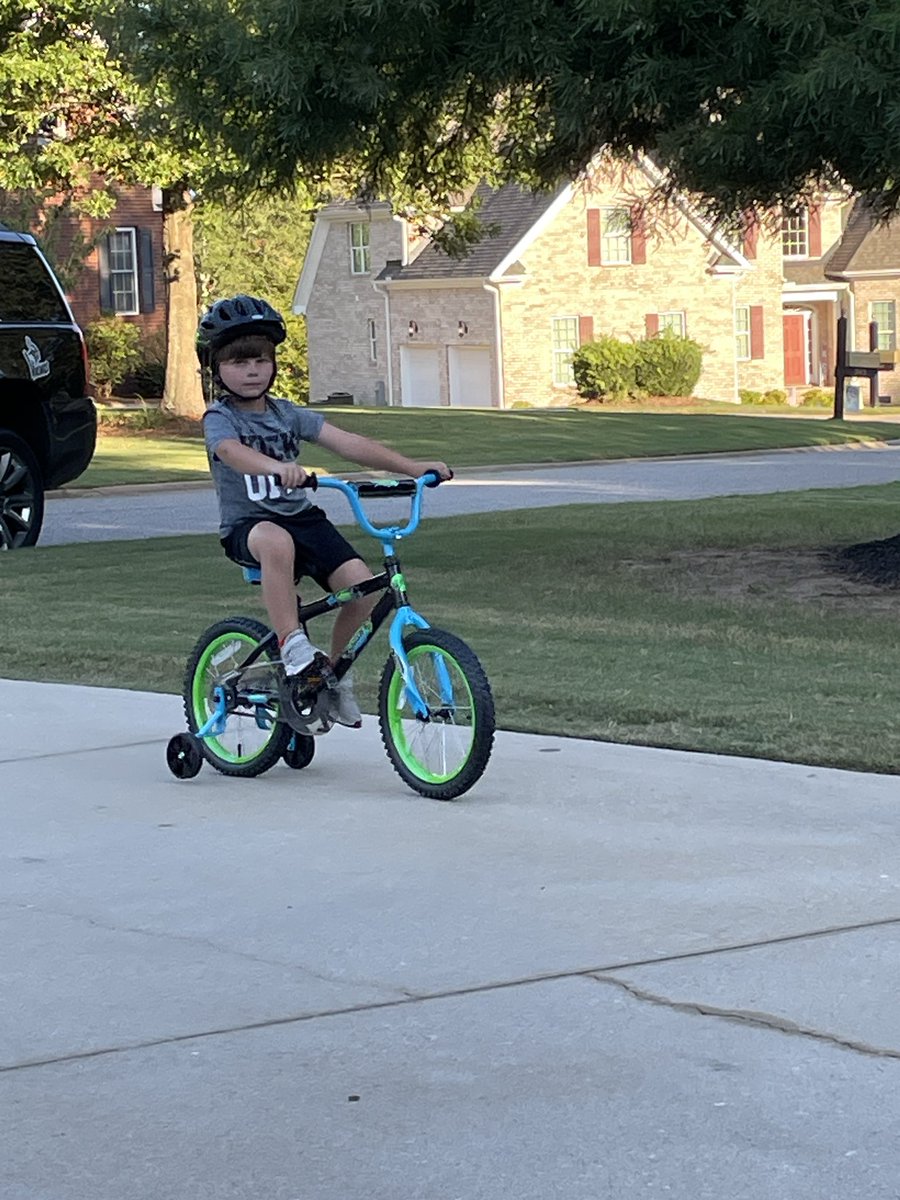 Awesome weekend! Played the new mini golf course at the downtown Greenville airport, hit @JohnLewisBBQ in Greenville, and rocked the new bike for turning 5! #Woooooooooo