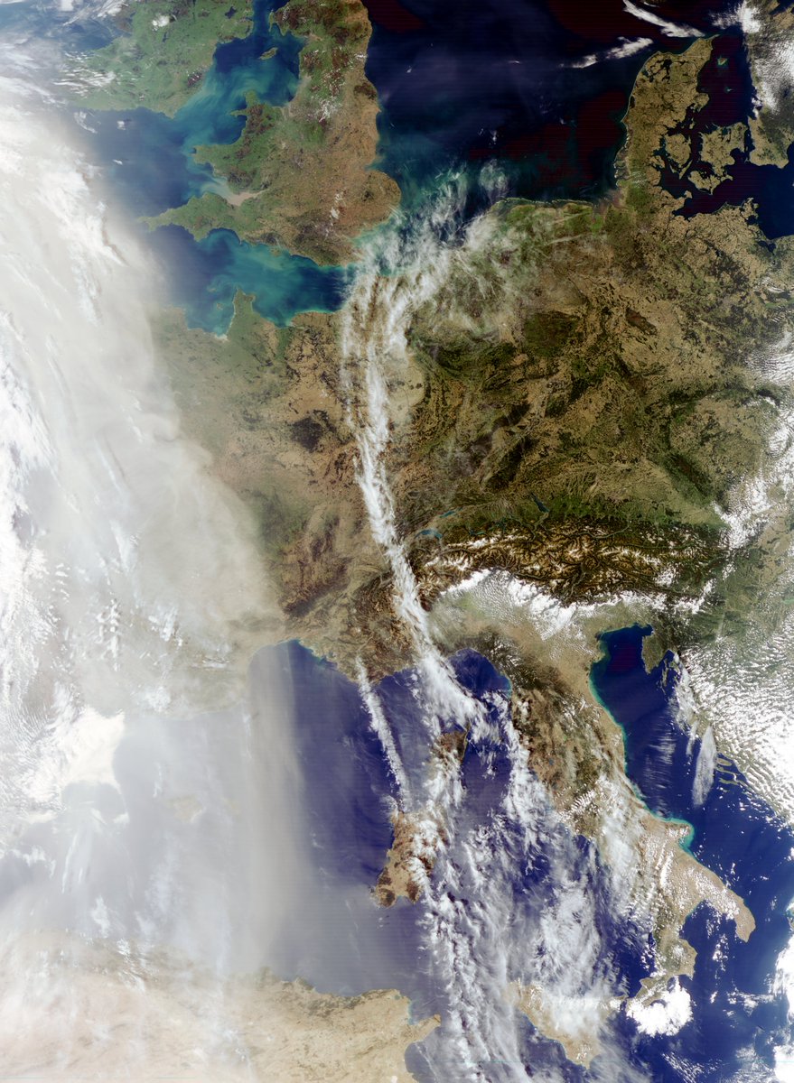 redplanet00's tweet photo. Massive amounts of Sahara dust on its way to NW Europe - from a FY3D pass this PM which I happened to run to check some things. https://t.co/0MbEfB3yi7