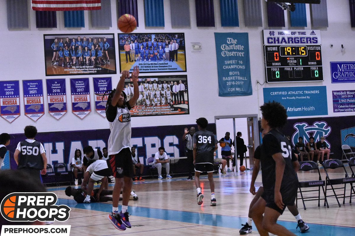 chris_buckets09's tweet photo. Thank you @PrepHoops @PHCircuit for hosting a great event.  We just getting started. @TeamUSC2027 @RidgeViewHoops #NoExcuseGang #TEAMUSC2027PREMIER #WorkOverHype #BackToWork https://t.co/pTZ9qEKpyy