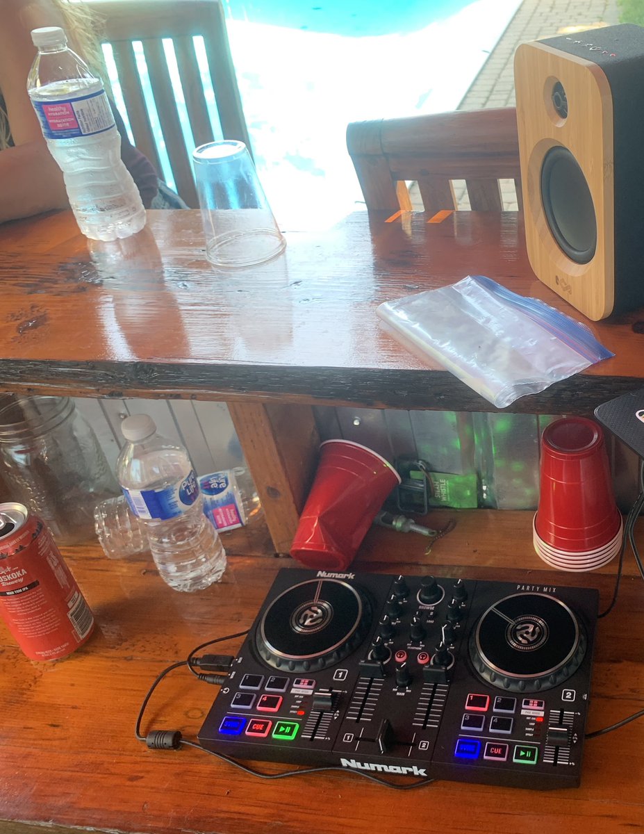 Breaking in the #numark party mix mkII. Enjoying the last weekend of summer. #digitaldj #dj #partymix #poolside #techhouse