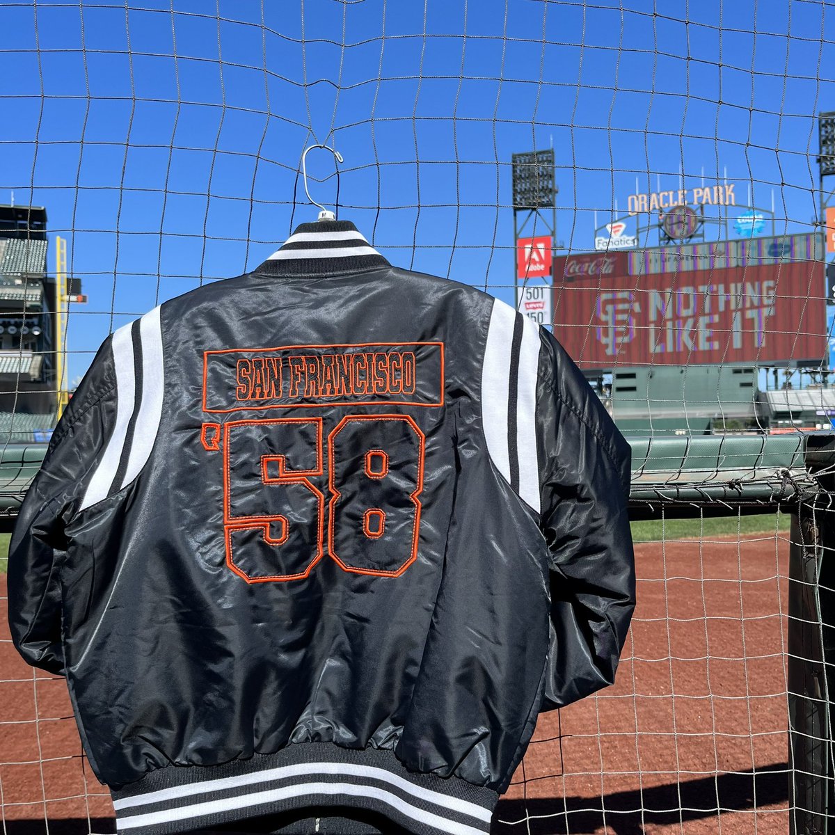 Giants Dugout Store tweet media