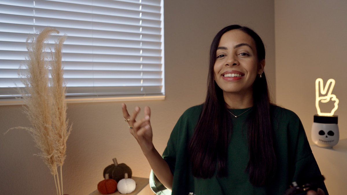 Krystal Lora tweet media