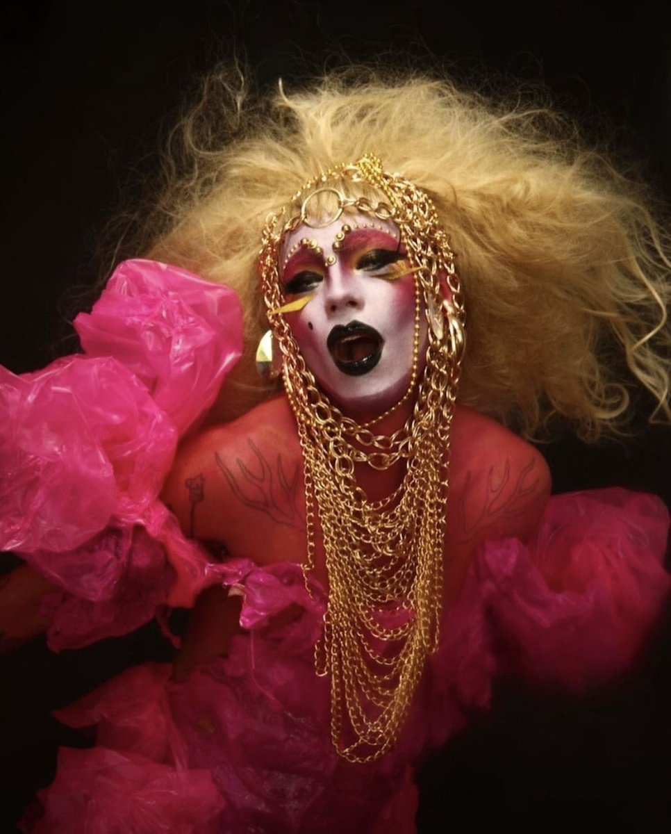 AlmaNegrot's tweet image. Uma montada e uma desmontada  💋