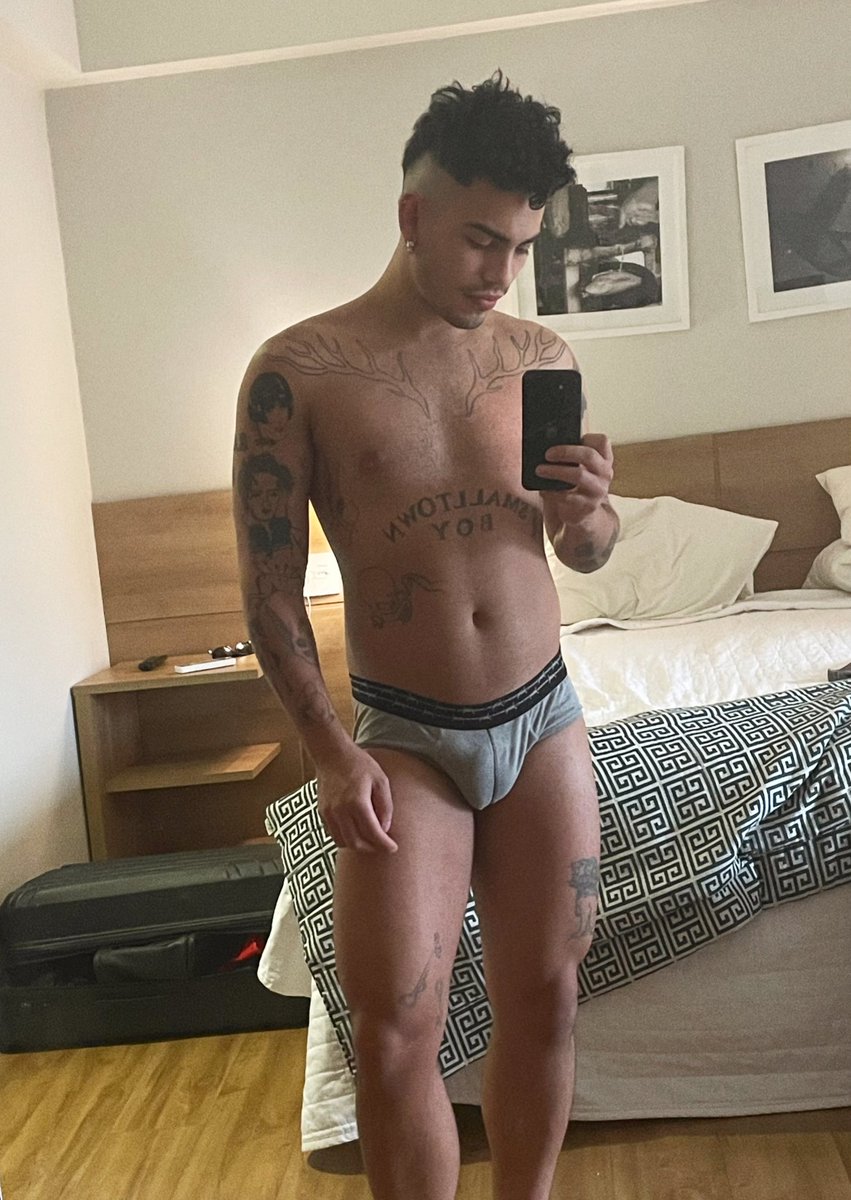 AlmaNegrot's tweet image. Uma montada e uma desmontada  💋