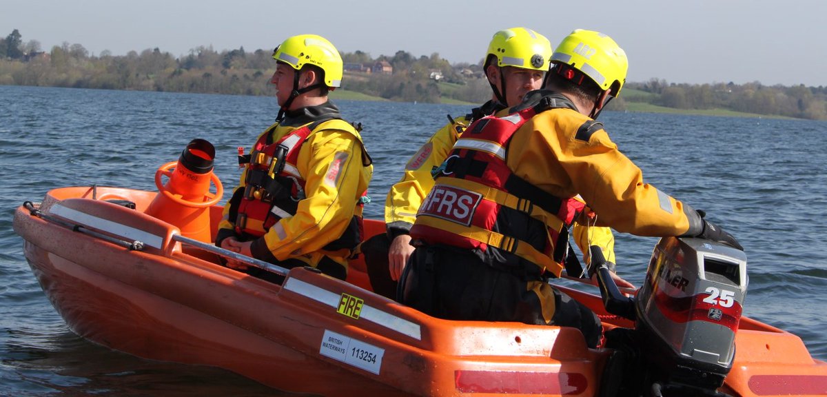 04/09/23 20:54 - Crews from Coleshill, the Water Rescue team from Rugby, supported by @WMASHART have rescued four people stranded on an island between a river and a lake in Kingsbury this evening. All casualties rescued into the care of @OFFICIALWMAS