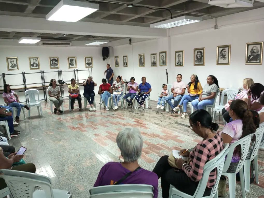 norquispsuv's tweet photo. Que bonito fue compartir con nuestras patrulleras de Mujeres de las Ubch, como una sola, desde nuestra comisión intercambiamos ideas y planificamos nuestras próximas acciones organizativas para consolidar el inicio de una nueva etapa de unión!

#MeEncantaVenezuela https://t.co/PKYX8DLQaV