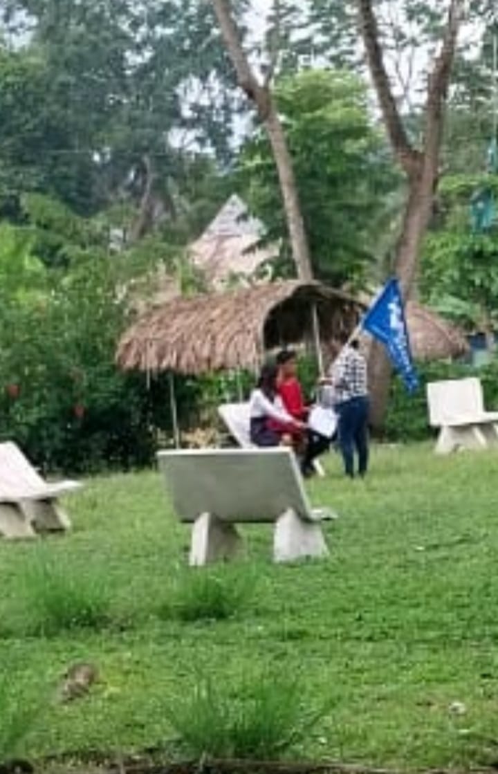 Coordinadora comunal Darién de Mocona FB en acción de volanteo , conciencia y participación del pueblo contra la Miner y su nuevo contrato.