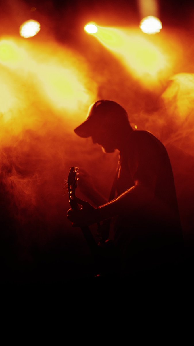 corocotasvb's tweet photo. Entre el fuego....David de #MalaReputación entre luces y sombras. #Beltanefest 2023. https://t.co/Ca657ECyeV