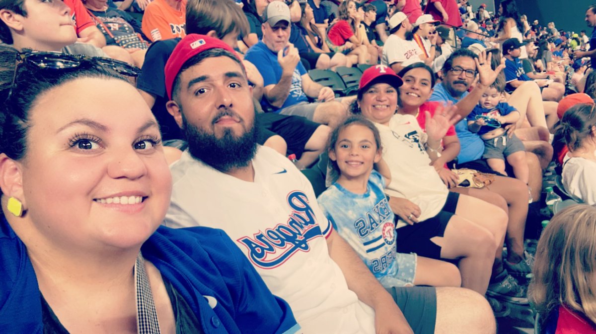 Weezerrrr's tweet photo. #globelifefield
@Rangers 

It’s my burrrfday! ♥️ https://t.co/YoV8jyBtcr