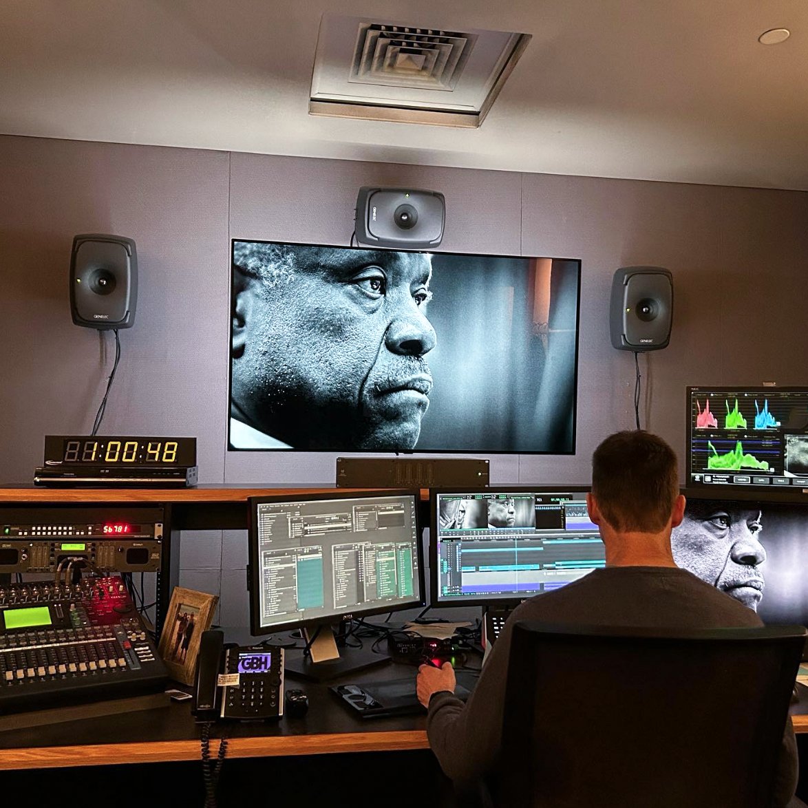 MediaComposer's tweet image. ✂️ Cutting FRONTLINE
📷 instagr.am/raneyaronson
▶️ avid.com/media-composer

#frontline #frontlinepbs #editing #editingroom #postproduction #mediacomposer #avid