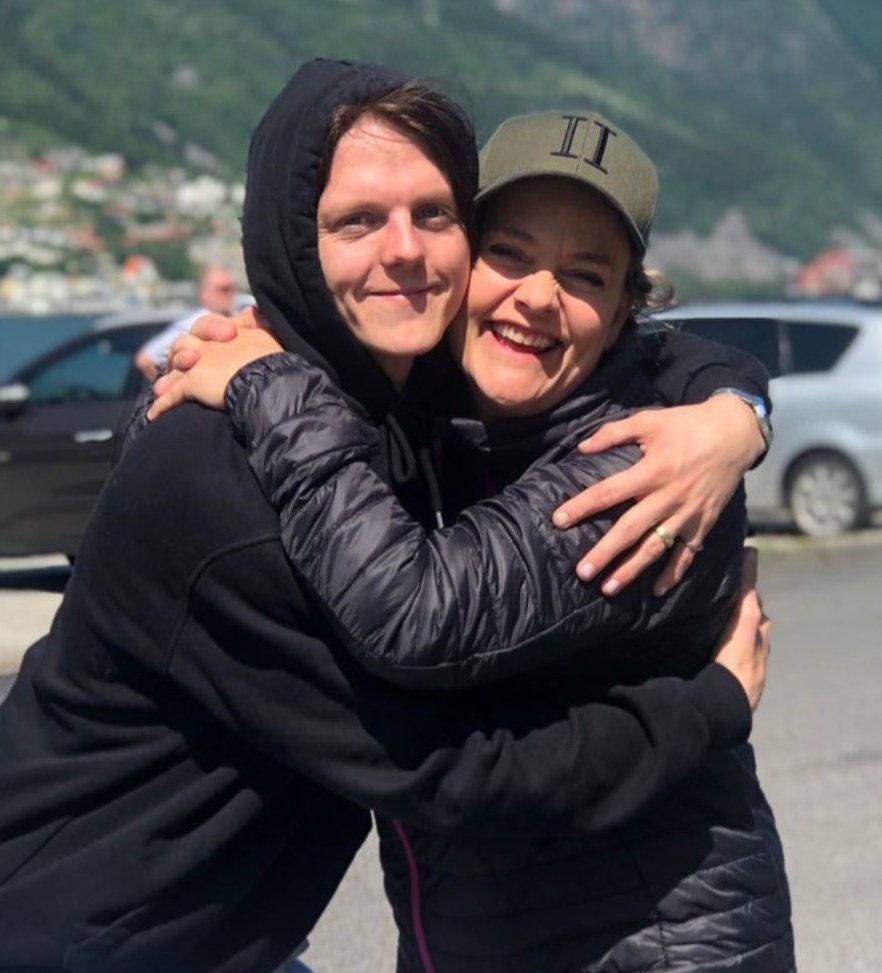 ᅠ

⠀ ⠀   ᅟ𝑹𝒆𝒎𝒆𝒎𝒃𝒆𝒓 𝒘𝒉𝒆𝒏 𝑰
          𝒃𝒓𝒐𝒌𝒆  𝒚𝒐𝒖  𝒅𝒐𝒘𝒏 𝒕𝒐 𝒕𝒆𝒂𝒓𝒔
                 𝑰 𝒈𝒂𝒗𝒆 𝒚𝒐𝒖 𝒉𝒆𝒍𝒍 
           𝒕𝒉𝒓𝒐𝒖𝒈𝒉 𝒂𝒍𝒍 𝒕𝒉𝒆𝒔𝒆 𝒚𝒆𝒂𝒓𝒔
            𝒔𝒐, 𝑰 𝒃𝒆𝒕 𝒎𝒚 𝒍𝒊𝒇𝒆 𝒇𝒐𝒓 𝒚𝒐𝒖