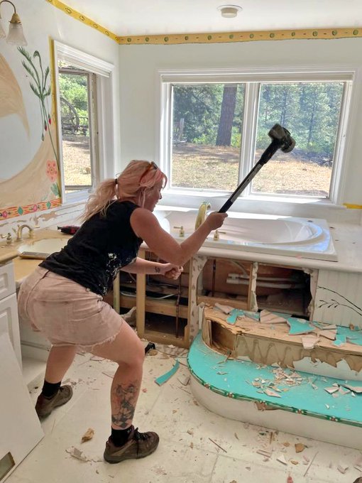 Being a handy-woman is such a badass job! I love teaching people new skills and breaking gender stereotypes