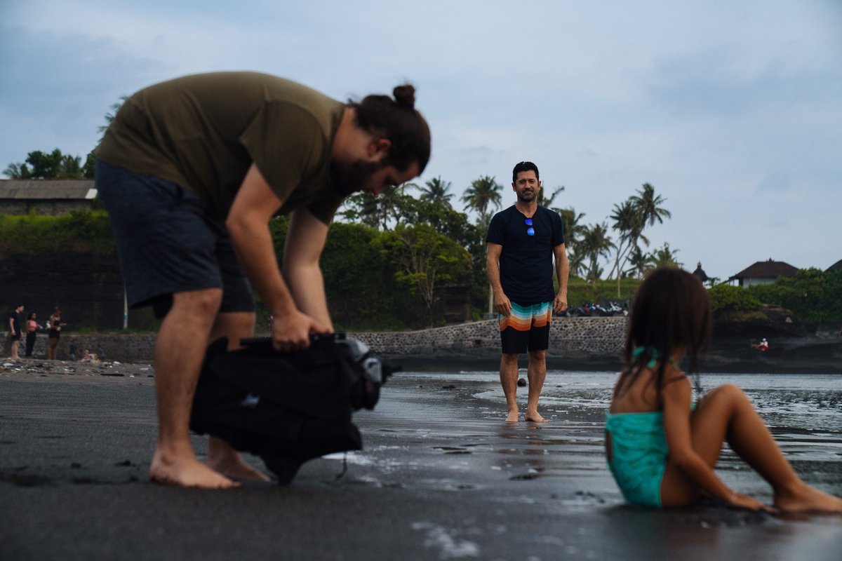 𝙲𝚞𝚎: 𝚊 𝚠𝚘𝚛𝚍, 𝚙𝚑𝚛𝚊𝚜𝚎, 𝚘𝚛 𝚊𝚌𝚝𝚒𝚘𝚗 𝚒𝚗 𝚊 𝚙𝚕𝚊𝚢, 𝚖𝚘𝚟𝚒𝚎, 𝚎𝚝𝚌., 𝚝𝚑𝚊𝚝 𝚒𝚜 𝚊 𝚜𝚒𝚐𝚗𝚊𝚕 𝚏𝚘𝚛 𝚊 𝚙𝚎𝚛𝚏𝚘𝚛𝚖𝚎𝚛 𝚝𝚘 𝚜𝚊𝚢 𝚘𝚛 𝚍𝚘 𝚜𝚘𝚖𝚎𝚝𝚑𝚒𝚗𝚐. 🎭

DP <a href="/KevinGarrison/">Kevin Garrison | ONI ⛩</a> working some magic with the camera, while Co-Director