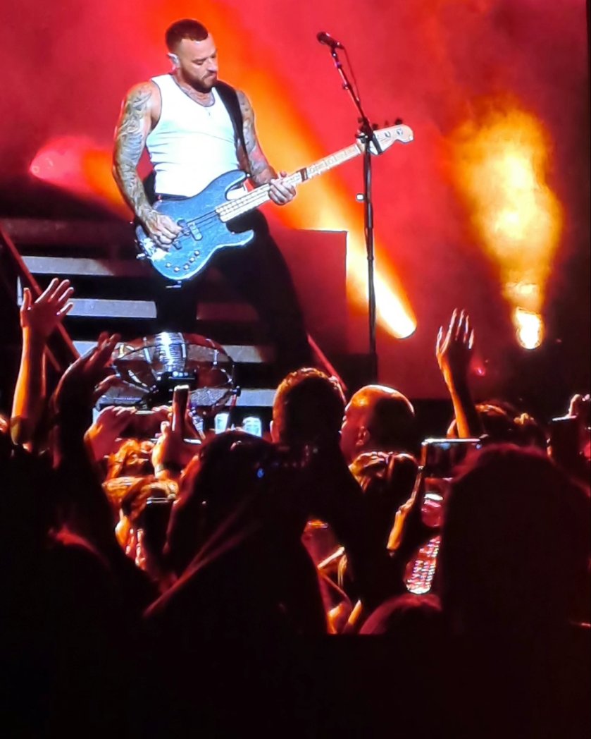 icegem44's tweet image. Had THE best time in Cardiff at @Busted concert last night!!!🤩🤩 Out on a school night feeling like I was 20 all over again 😊 Awesome feeling and an amazing show 🫶 @mattjwillis @JamesBourne @CharlieSimpson