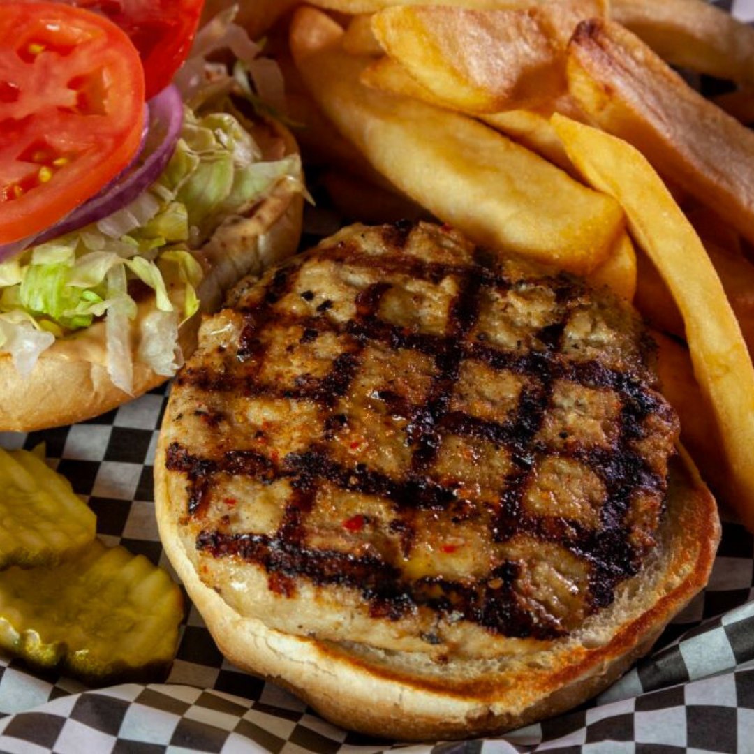 Chelo's Bar & Grille tweet media