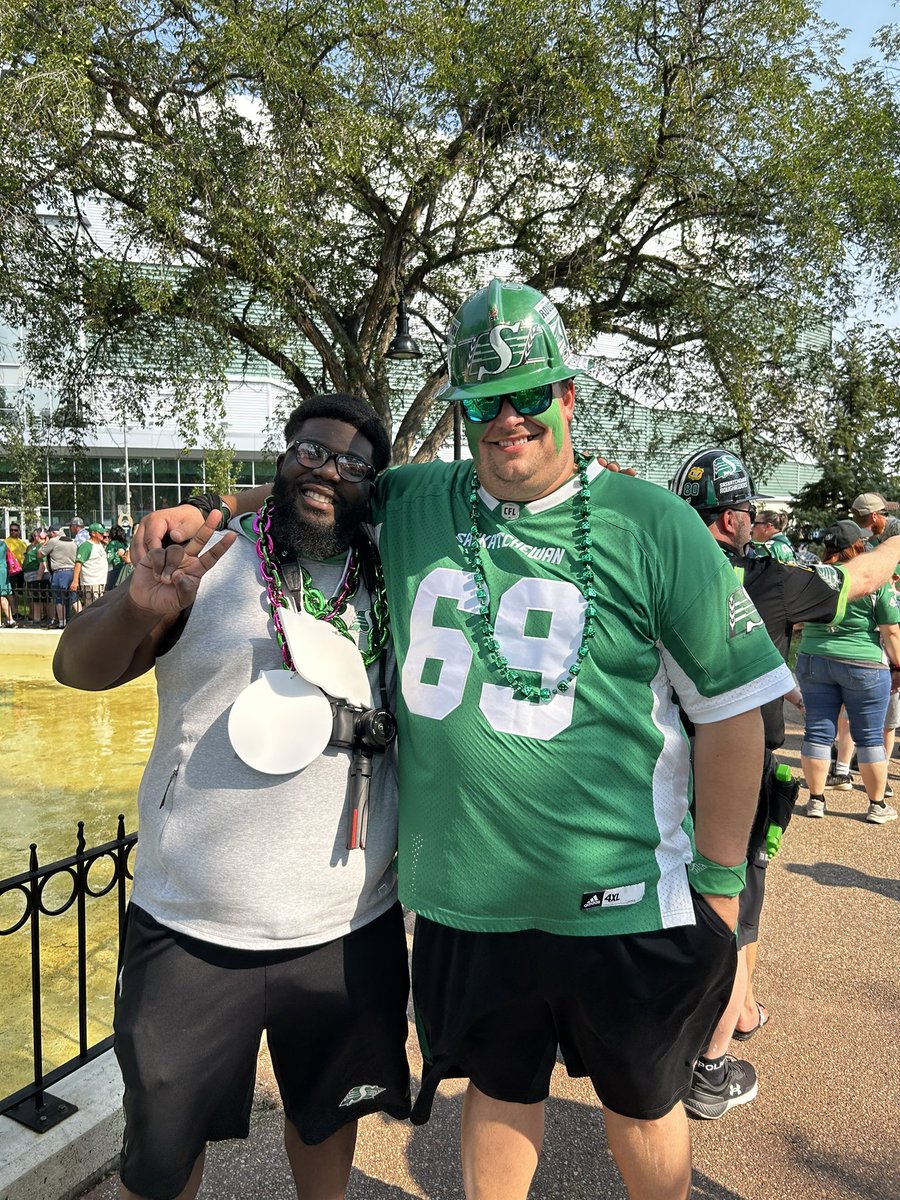 Ran into <a href="/CoachPhilReacts/">CoachPhilReacts</a> at the <a href="/sskroughriders/">y - Saskatchewan Roughriders</a> tailgate before the game .. nice to meet you dude #GoRiders