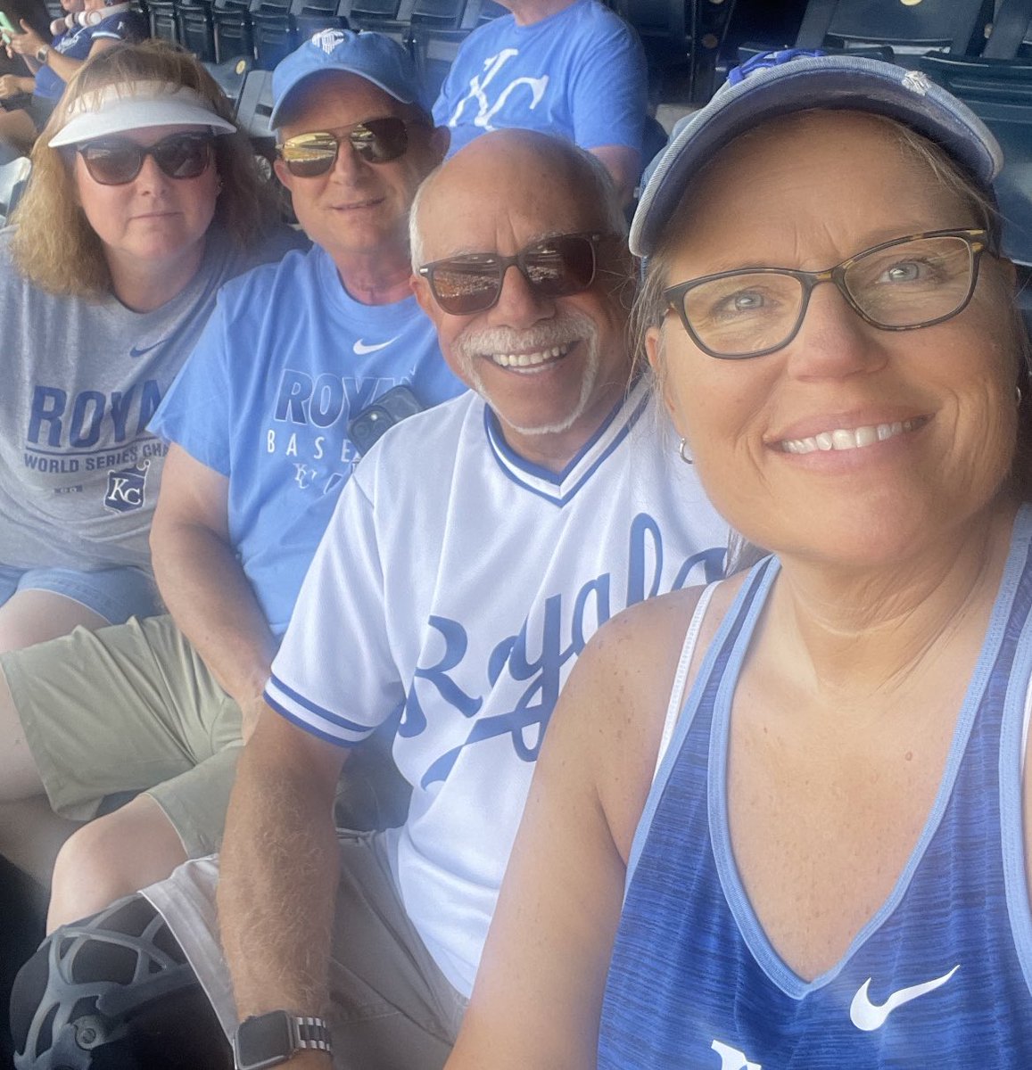 tjloudis's tweet photo. A beautiful day for Royals baseball!! #royals https://t.co/vaSR9yIPcG