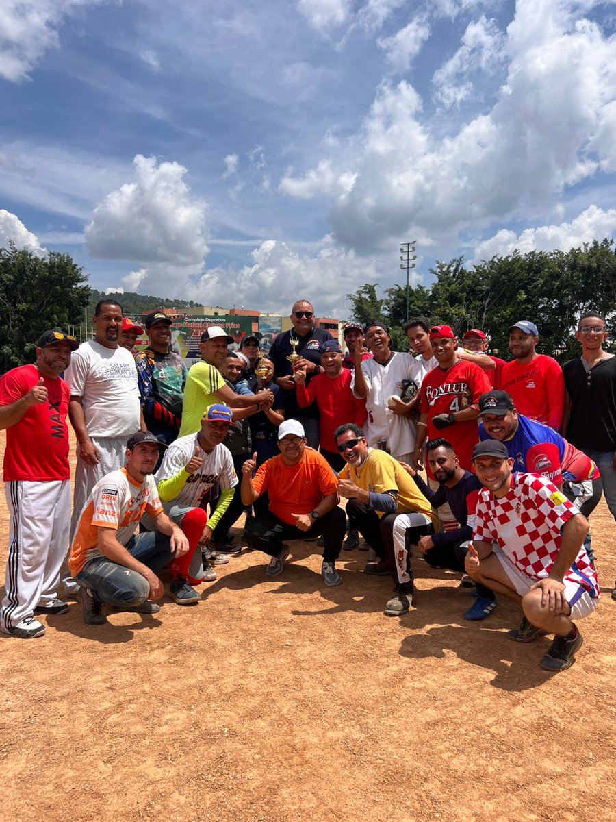 Celebramos los 32 años de nuestra institución #Fontur🎖️

Con un día de actividades deportivas y recreativas, compartimos con toda la clase trabajadora de <a href="/FonturOficialve/">Fontur</a>, disfrutando con los hombres y mujeres que son ejemplo en nuestra institución 🇻🇪

#MeEncantaVenezuela