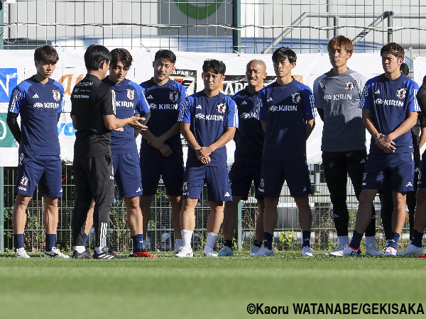 gekisaka's tweet photo. 森保J、ボルフスブルク初練習に26人全員合流! ドイツとの再戦へDF板倉滉「トライしながら勝ちに行きたい」
https://t.co/TjbGe2xP0d
#ゲキサカ #daihyo #日本代表 #サッカー日本代表 https://t.co/F3txiiwYNv