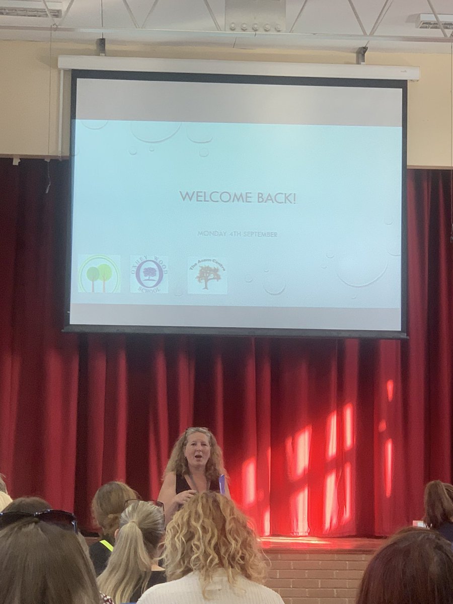 WoodOxhey's tweet image. It was great to have all staff together in school today along with colleagues from @WarrenDellPrim &amp;amp; Acorn Centre.  @JennyMorley14 led a key session about behaviour in school inspired by @pauldixtweets @TheAdultsChange. Excited about our new wristbands! #PositiveNoticing