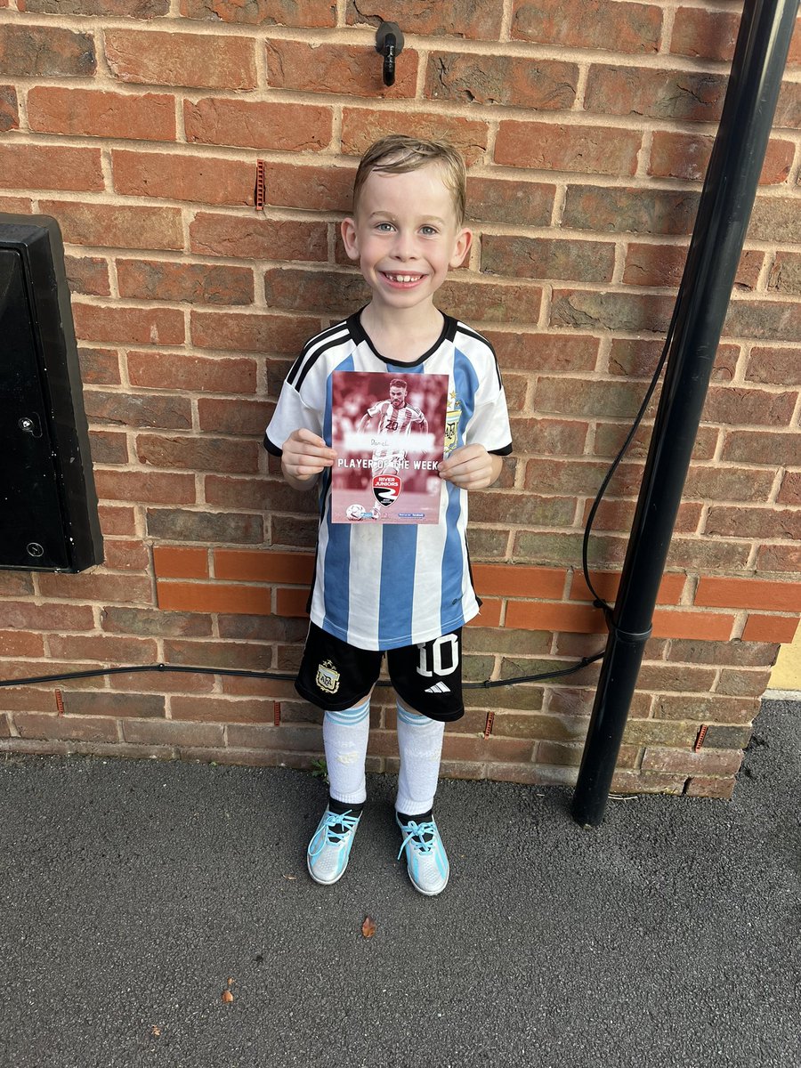 Player of the week - well deserved. 🔥 battled it out in this heat and it paid off! @River_Juniors @monksdownsport
