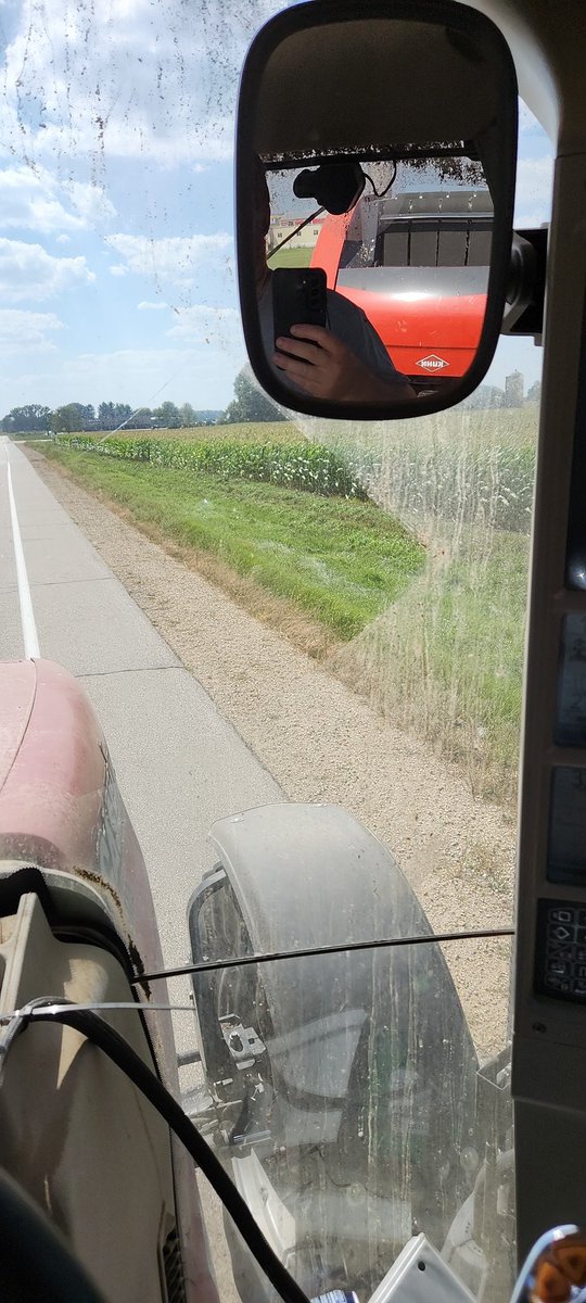 CR90607's tweet photo. @asshpeters Making hay when the sun shines... https://t.co/0vr4MoNcEW