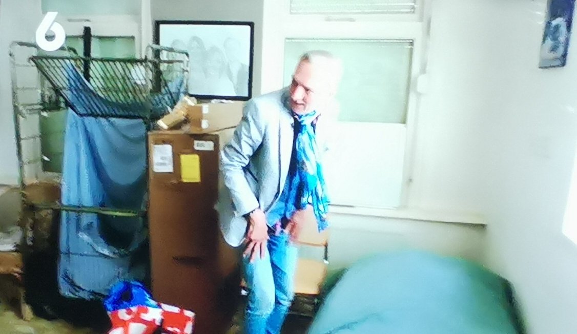 JoyceDFoto's tweet image. Als ze nog iemand zoeken om de in de tijdelijke kamer van #Martien te gaan wonen zou ik zeggen : hier is maar één iemand helemaal geschikt voor. Onze "niks mis mee, helemaal prima" #Olof 😉😉😉 #chateauMeiland