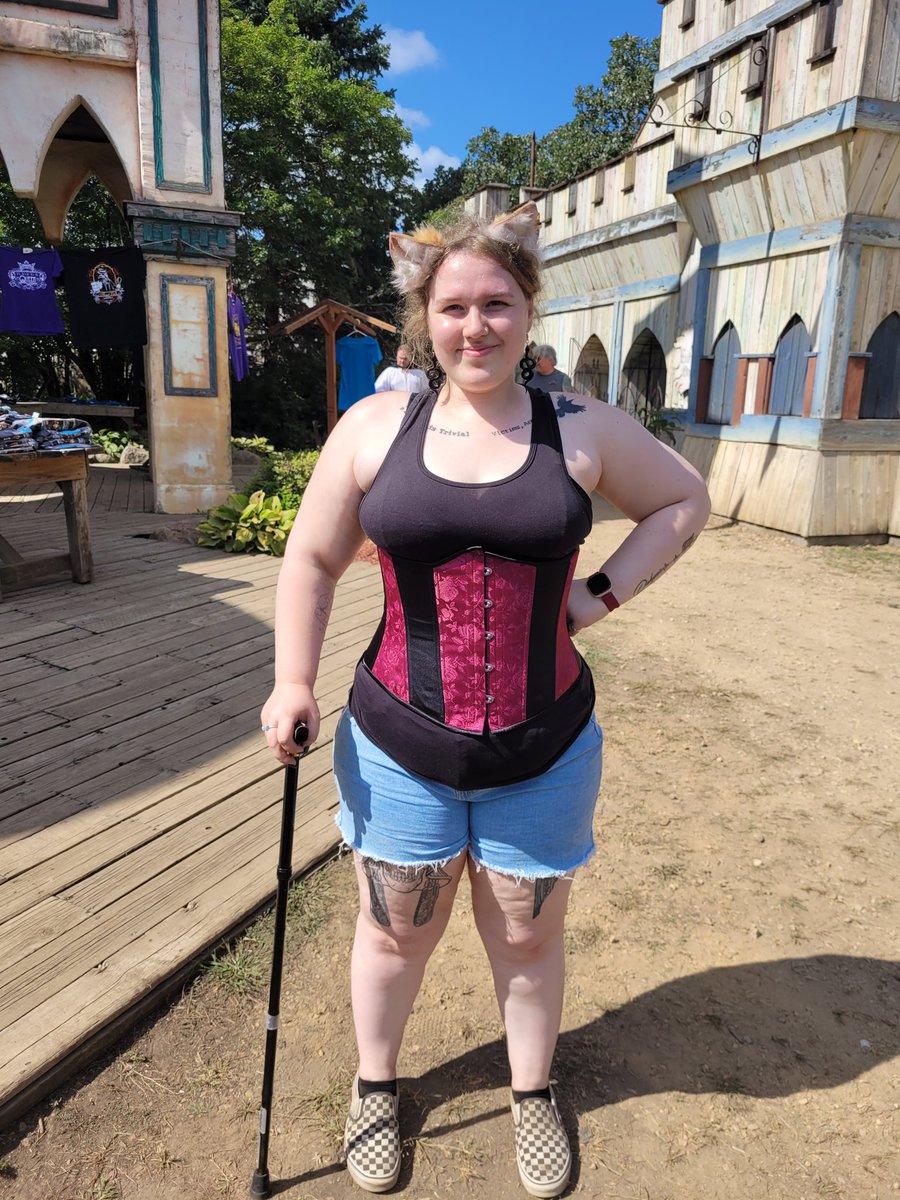 BeccaFlaa's tweet photo. Went to the renaissance festival last weekend and got a new corset! Also got a bit sunburnt 😅  over all had a great time! #renaissancefestival https://t.co/gnrHK0qfbo