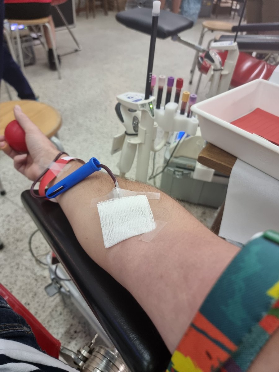 SteffenVR's tweet photo. Jaren te laat, maar vandaag dan toch de stap gezet om bloed te geven. Het is achteraf bekeken een heel kleine moeite. En echt uitstekend geregeld door @RodeKruisVL. https://t.co/5DjZHHVYaO