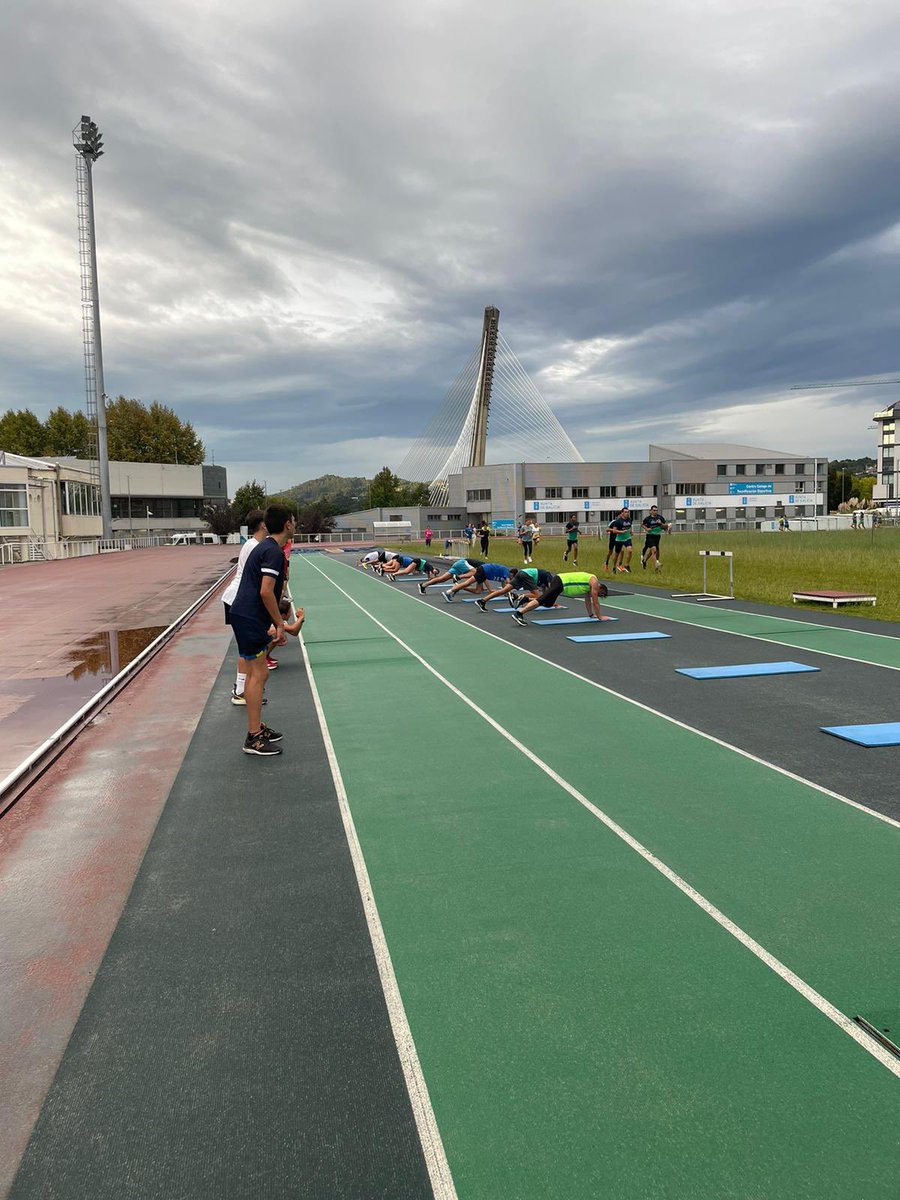 SGimnastica's tweet photo. Pretemporada 🥵🔥

Hemos empezado hoy y ya hay alguno/a que está deseando que se acabe 😅

#atletismo #sgp1927 #visitpontevedra https://t.co/0CYq2EIy9l