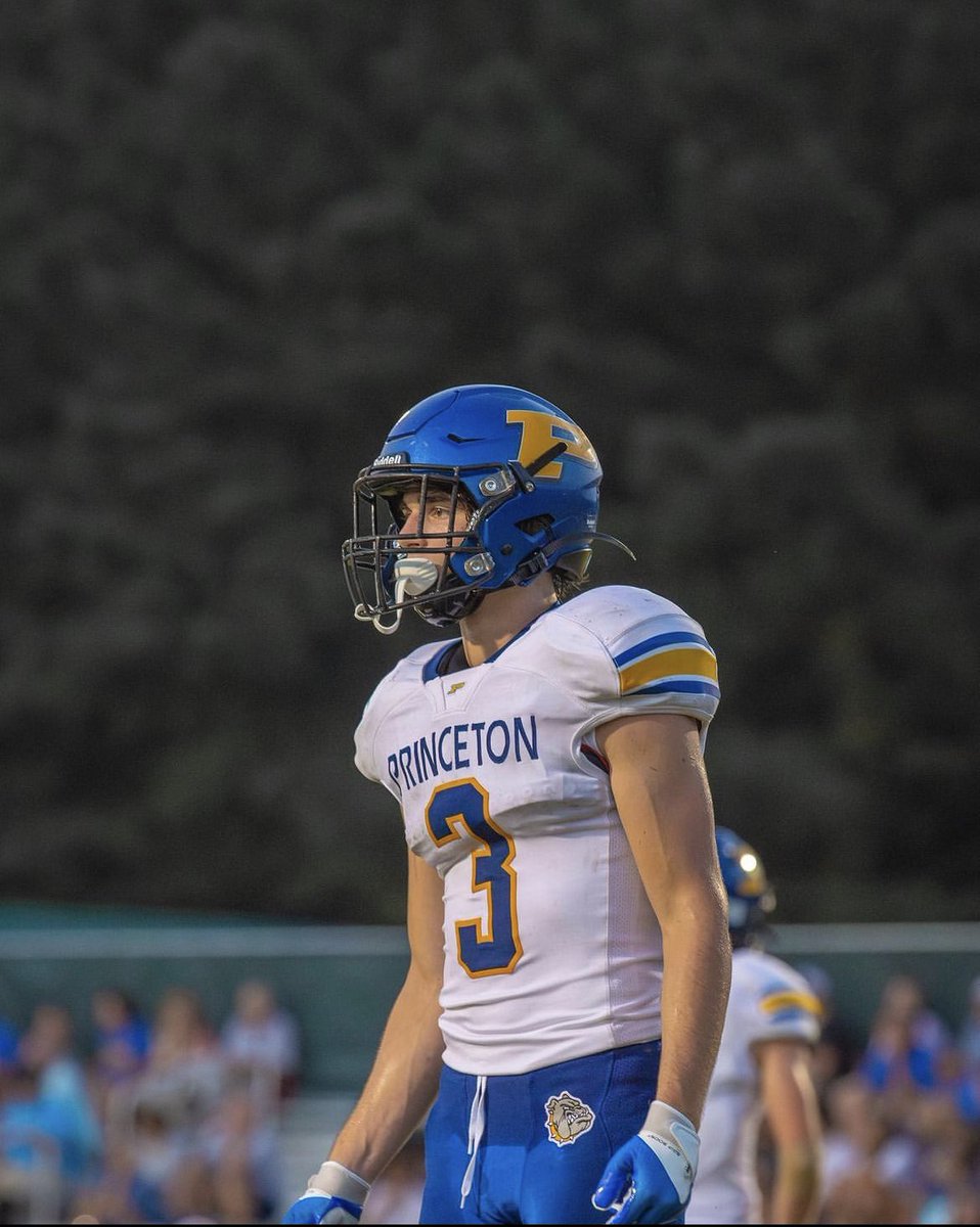 in week 2 i had an injury and just got my result back from doctor, i have a complete acl tear, a bruised bone,grade 1 mcl and lcl sprain,a complex tear of my lateral meniscus posterior horn. my junior seasons over. i’m going to bounce back from this and comeback even better. 🤝🏼
