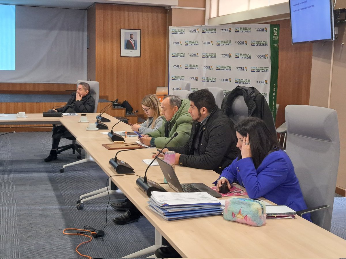 core_los_lagos's tweet photo. ✅️ La Comisión Social del #CORELosLagos se reunió para analizar una serie de programas enfocados en la salud de los habitantes de la región de Los Lagos y el cuidado de los adultos mayores. https://t.co/IeXwlNTt4G